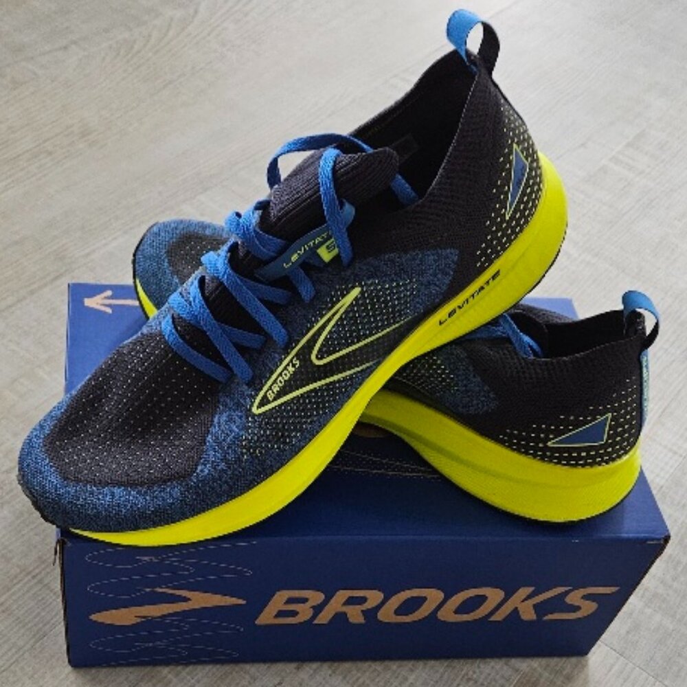BROOKS LEVITATE STEALTH FIT 5 RUNNING SHOE